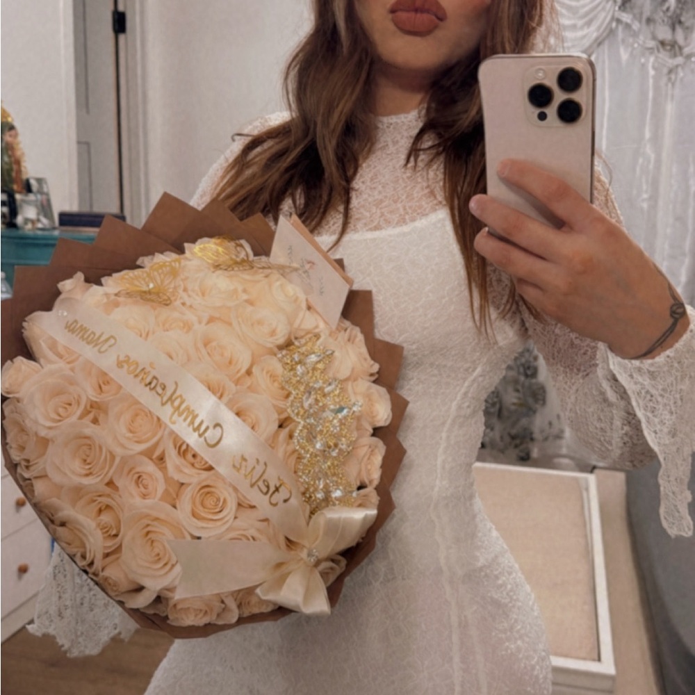 Elegant White Lace Dress
